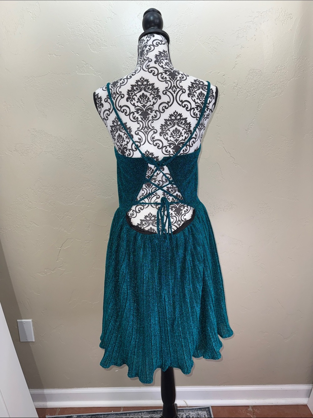 Lulus Party Era Emerald Sparkly Lace-Up Pleated Skater Dress Size XL Cocktail - Picture 7 of 15